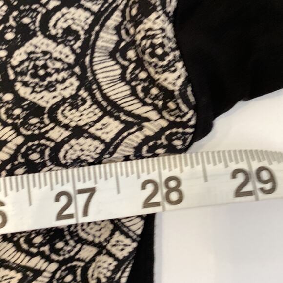 Chico’s Lace Pattern Block Pattern Top EUC Sz 16 Faux Leather 3/4 Sleeves - Picture 8 of 13